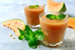 tagAlt.Creamy Pudding with Melon and Mint