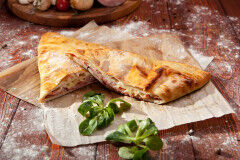 tagAlt.Oven Ham and Cheese Calzone